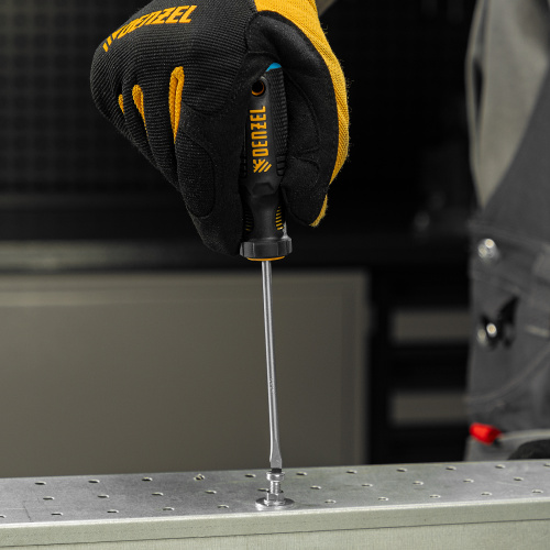 Отвертка SL4х100 мм, CrV, трехкомпонентная рукоятка Denzel по ценам производителя в Краснодаре с доставкой по всей России