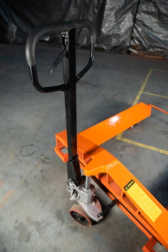 Тележка гидравлическая для рулонов 2500 кг 1150х850 мм полиуретановые колеса TOR ZT по ценам производителя в Краснодаре с доставкой по всей России