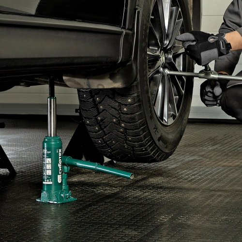 Домкрат гидравлический бутылочный, 3 т, 180-320 мм, в пласт. кейсе Сибртех по ценам производителя в Краснодаре с доставкой по всей России