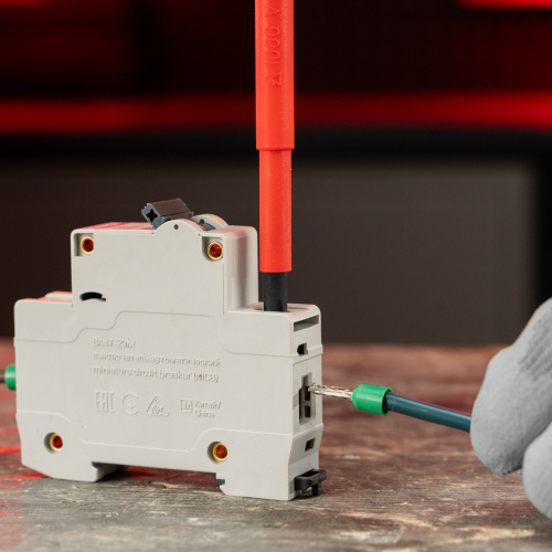 Отвертка Insulated, PH2 x 100 мм, CrMo, до 1000 В, двухкомпонентная рукоятка Matrix Professional по ценам производителя в Краснодаре с доставкой по всей России