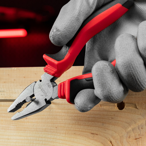 Плоскогубцы комбинированные, 180 мм, хром-ванадий, двухкомпонентные рукоятки Matrix по ценам производителя в Краснодаре с доставкой по всей России