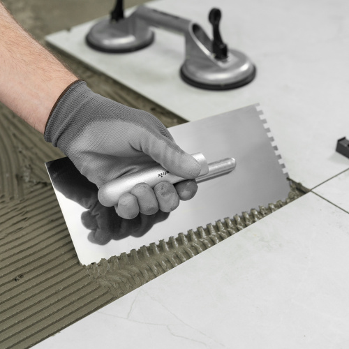 Гладилка из нержавеющей стали, 280 х 130 мм, деревянная ручка, зуб 6 х 6 мм Matrix по ценам производителя в Краснодаре с доставкой по всей России