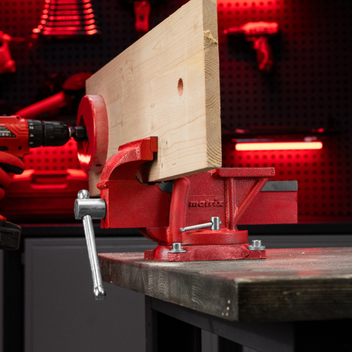 Тиски слесарные, 125 мм, поворотные, с наковальней Matrix по ценам производителя в Краснодаре с доставкой по всей России