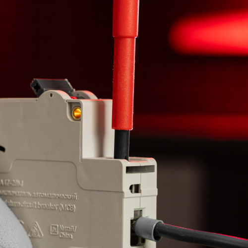 Отвертка Insulated, PH1 x 75 мм, CrMo, до 1000 В, двухкомпонентная рукоятка Matrix Professional по ценам производителя в Краснодаре с доставкой по всей России