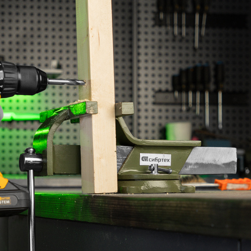 Тиски слесарные, 200 мм, стальные, поворотные Сибртех по ценам производителя в Краснодаре с доставкой по всей России