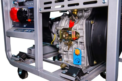 Генератор дизельный 9,0 кВт 380В/3 кВт 220В 20 л с электростартером TOR KM9000D по ценам производителя в Краснодаре с доставкой по всей России