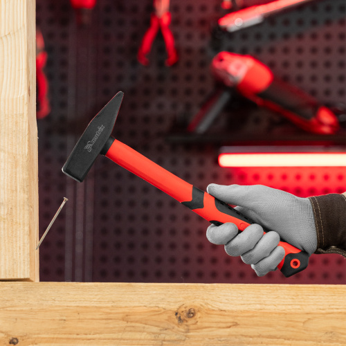 Молоток слесарный, 600 г, фибергласовая обрезиненная рукоятка Matrix по ценам производителя в Краснодаре с доставкой по всей России