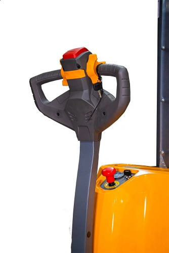 Штабелер самоходный 1,5 т 4,5 м XILIN CDDR15-III 24/200 В/Ач (сопровождаемый) по ценам производителя в Краснодаре с доставкой по всей России