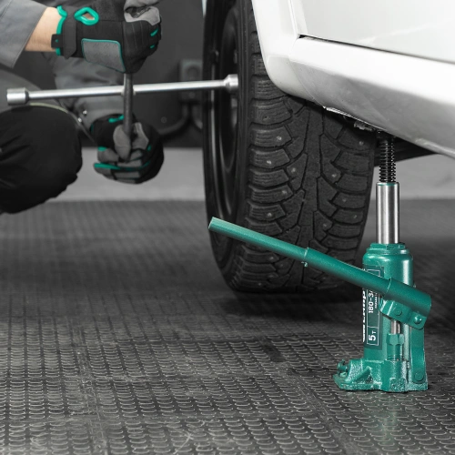 Домкрат гидравлический бутылочный, 5 т, 180-340 мм, в пласт. кейсе Сибртех по ценам производителя в Краснодаре с доставкой по всей России