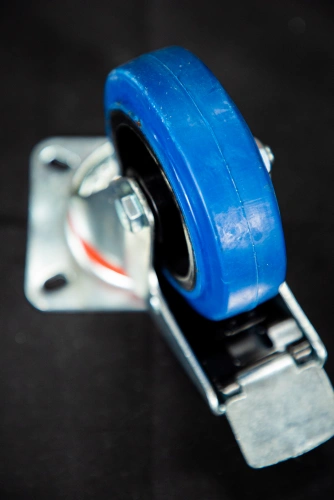 Колесо поворотное резина SRCLb 42 100 мм с тормозом (F) по ценам производителя в Краснодаре с доставкой по всей России