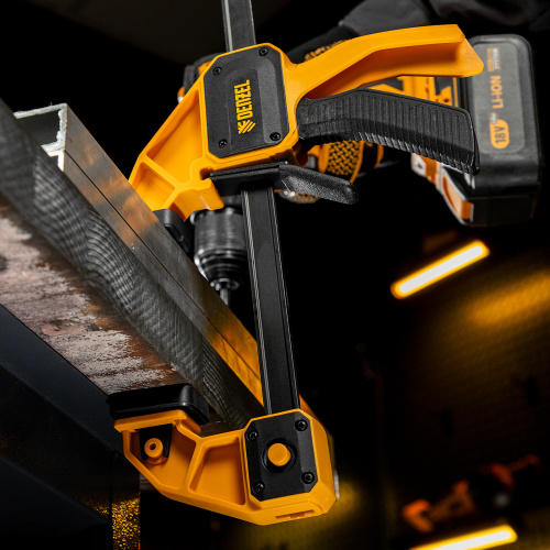 Струбцина F-образная, быстрозажимная, 300 х 80 мм, усиленный нейлоновый корпус Denzel по ценам производителя в Краснодаре с доставкой по всей России