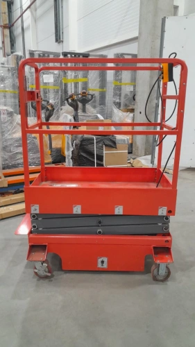 Подъемник ножничный передвижной 240 кг 3/5 м TOR GTJY DC аккумуляторный по ценам производителя в Краснодаре с доставкой по всей России