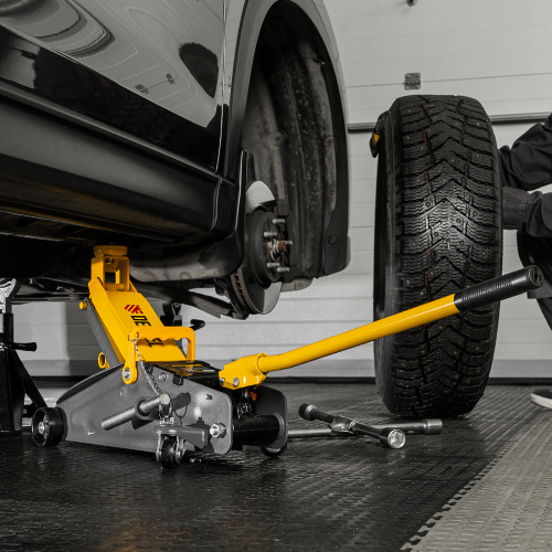 Домкрат гидравлический подкатной с фиксатором, 2,8 т, 135-385 мм Denzel по ценам производителя в Краснодаре с доставкой по всей России