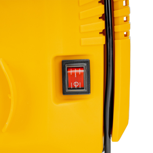 Компрессор воздушный DL1300, 10 бар, 1,3 кВт 180 л/мин 5 л, с набором аксессуаров Denzel по ценам производителя в Краснодаре с доставкой по всей России