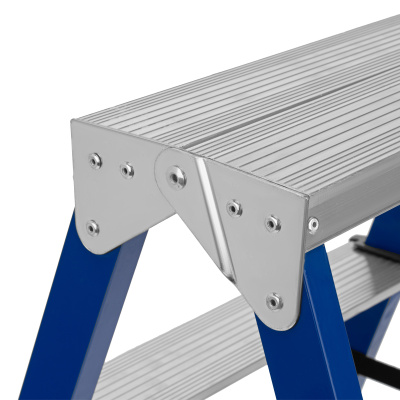 Стремянка двусторонняя 2 ступени, стальная, Сибртех по ценам производителя в Краснодаре с доставкой по всей России