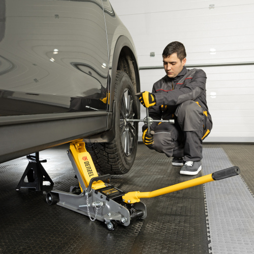 Домкрат гидравлический подкатной с фиксатором, 2,5 т,  85-385 мм, в пласт. кейсе Denzel по ценам производителя в Краснодаре с доставкой по всей России