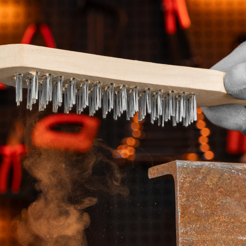 Щетка четырехрядная металлическая с деревянной ручкой Sparta по ценам производителя в Краснодаре с доставкой по всей России