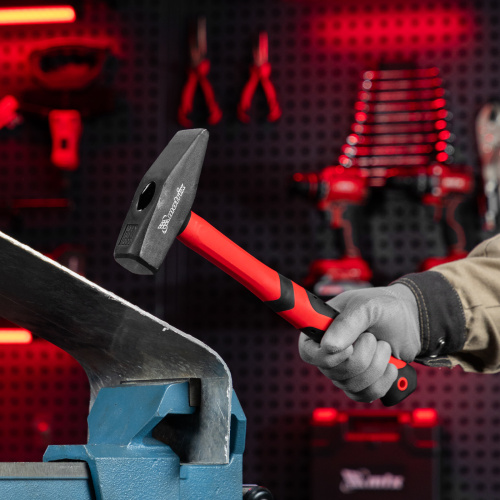 Молоток слесарный, 1000 г, фибергласовая обрезиненная рукоятка Matrix по ценам производителя в Краснодаре с доставкой по всей России