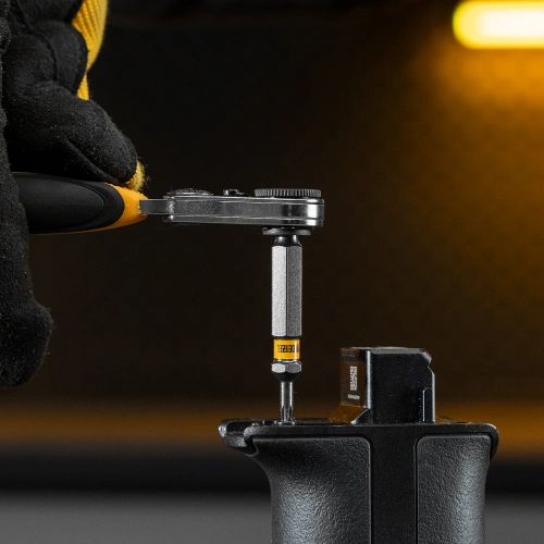 Ключ-трещотка для бит 1/4", 52 зуба, CrMo, адаптер для торцевых головок Denzel по ценам производителя в Краснодаре с доставкой по всей России