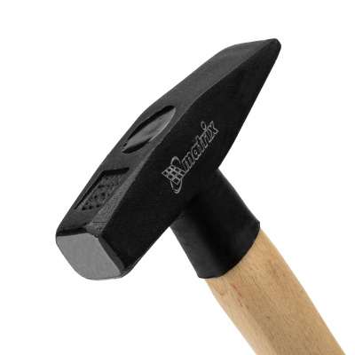 Молоток слесарный, 300 г, квадратный боек, деревянная рукоятка Matrix по ценам производителя в Краснодаре с доставкой по всей России