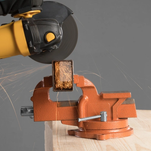 Тиски слесарные, 100 мм, поворотные, с наковальней Sparta по ценам производителя в Краснодаре с доставкой по всей России