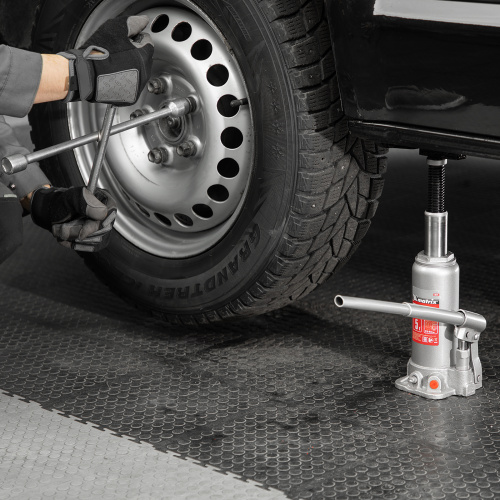 Домкрат гидравлический бутылочный, 5 т, высота подъема 216-413 мм Matrix по ценам производителя в Краснодаре с доставкой по всей России