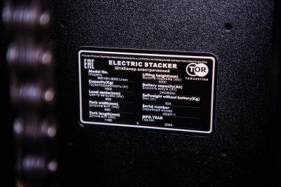 Штабелер самоходный 1,5 т 3,0 м TOR WS15H-3000SC PRO Li-ion 24/60 В/Ач контр. скорости подъема по ценам производителя в Краснодаре с доставкой по всей России