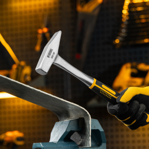 Молоток слесарный 600 г, цельнометаллический, двухкомпонентная рукоятка Denzel по ценам производителя в Краснодаре с доставкой по всей России