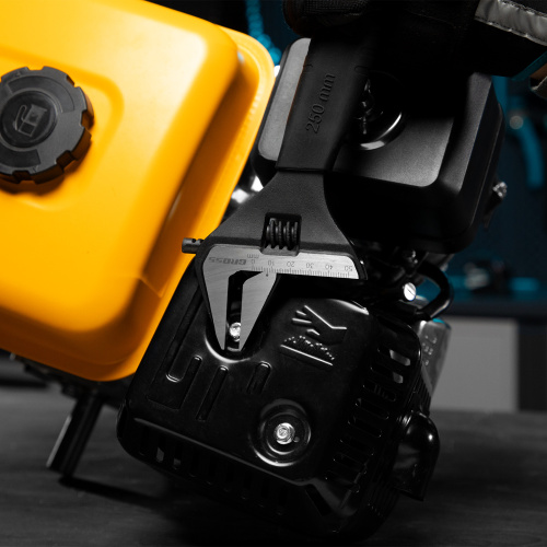 Ключ разводной, 250 мм, CrV, тонкие губки, защитные насадки Gross по ценам производителя в Краснодаре с доставкой по всей России