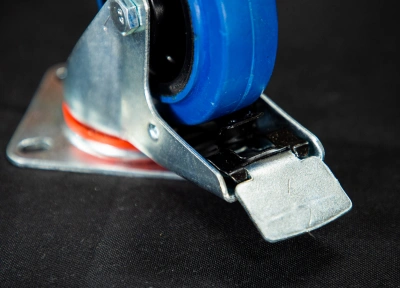 Колесо поворотное резина SRCLb 42 100 мм с тормозом (F) по ценам производителя в Краснодаре с доставкой по всей России