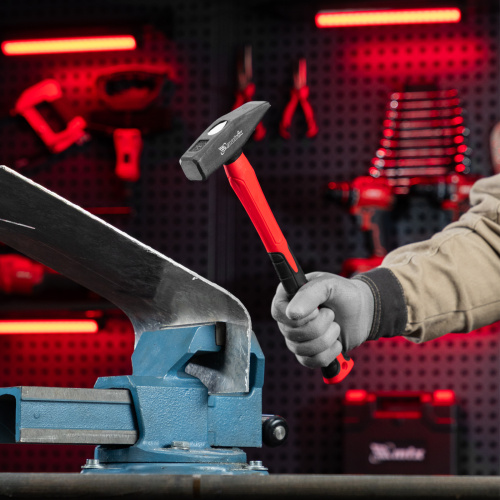 Молоток слесарный optimal, 600 г, фибергласовая обрезиненная рукоятка, квадратный боек Matrix по ценам производителя в Краснодаре с доставкой по всей России