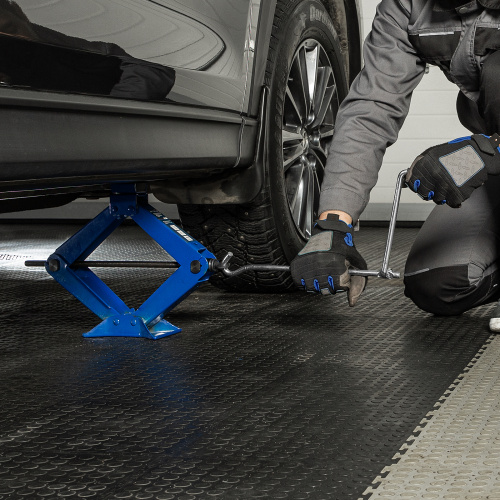 Ромбовый домкрат, 2 т, 110-390 мм Stels по ценам производителя в Краснодаре с доставкой по всей России