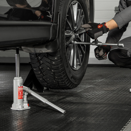 Домкрат гидравлический бутылочный, 2 т, высота подъема 181-345 мм Matrix по ценам производителя в Краснодаре с доставкой по всей России