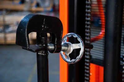 Штабелер-бочкокантователь гидравлический 0,35 т 2,5 м TOR CDT с электроподъемом по ценам производителя в Краснодаре с доставкой по всей России