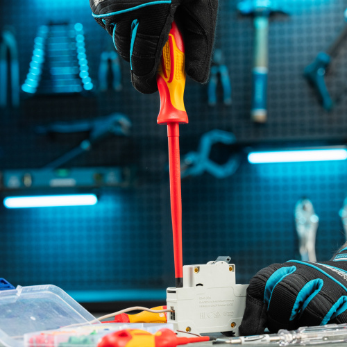 Набор отверток диэлектрических до 1000 В, 8 шт, тестер, CrMo, двухкомпонентные рукоятки Gross по ценам производителя в Краснодаре с доставкой по всей России