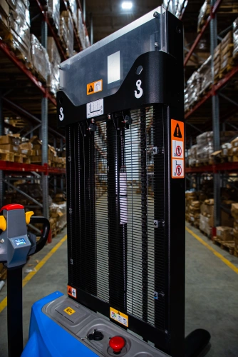 Штабелер самоходный 1,5 т 3,0 м TOR WS15H-3000SC PRO Li-ion 24/60 В/Ач контр. скорости подъема по ценам производителя в Краснодаре с доставкой по всей России