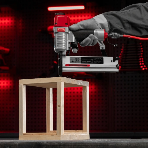 Нейлер-степлер пневматический 2 в 1, с регулировкой глубины забивания, гвозди 18GA, скобы 18GA Matrix по ценам производителя в Краснодаре с доставкой по всей России