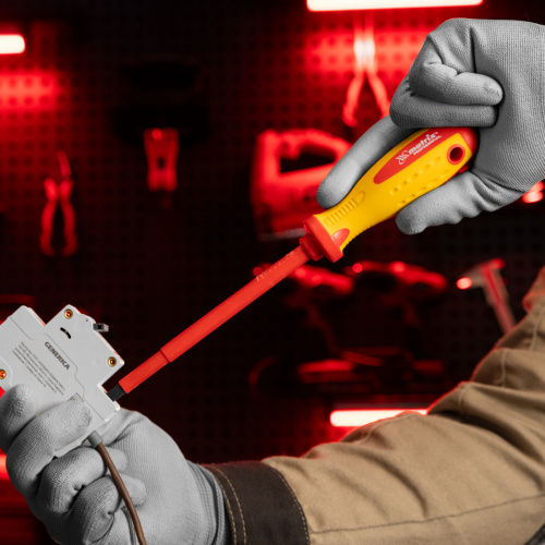 Отвертка Insulated, SL6.5 x 150 мм, CrMo, до 1000 В, двухкомпонентная рукоятка Matrix Professional по ценам производителя в Краснодаре с доставкой по всей России