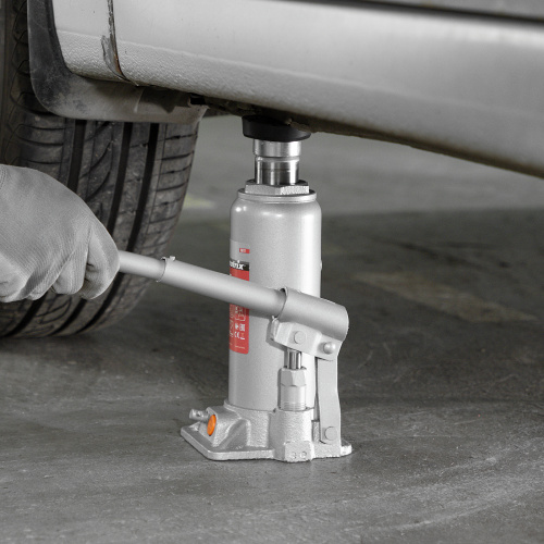 Домкрат гидравлический бутылочный, 6 т, h подъема 216-413 мм, в пластиковом кейсе Matrix по ценам производителя в Краснодаре с доставкой по всей России