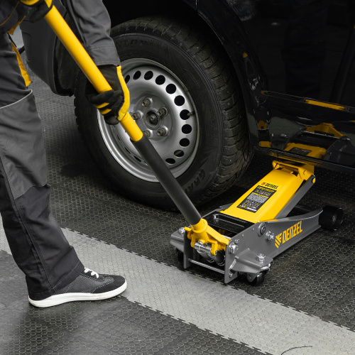 Домкрат гидравлический подкатной, 3 т, 125-470 мм, быстрый подъем, проф. Denzel по ценам производителя в Краснодаре с доставкой по всей России