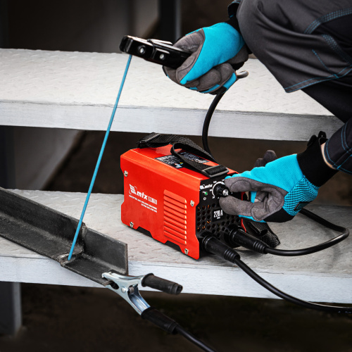Инверторный аппарат дуговой сварки MMA-220S, 220 А, ПВ60%, диаметр электрода 1,6-5 мм MTX по ценам производителя в Краснодаре с доставкой по всей России