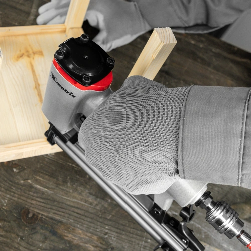 Нейлер пневматический для гвоздей от 10 до 32 мм Matrix по ценам производителя в Краснодаре с доставкой по всей России