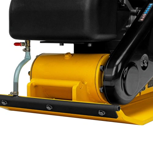 Виброплита бензиновая VC-30W, 30 кН, 60*45 см, 196 см3, бак для воды Denzel по ценам производителя в Краснодаре с доставкой по всей России