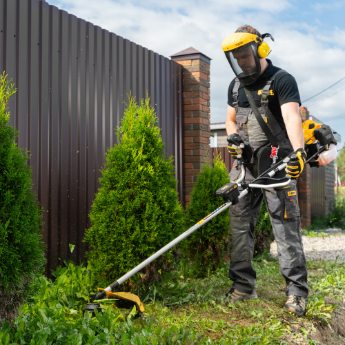 Триммер бензиновый DT-43E, 43 см3, неразъемная штанга, электростартер, состоит из 2 частей Denzel купить в Москве с доставкой по всей России | ProtosMarket.ru