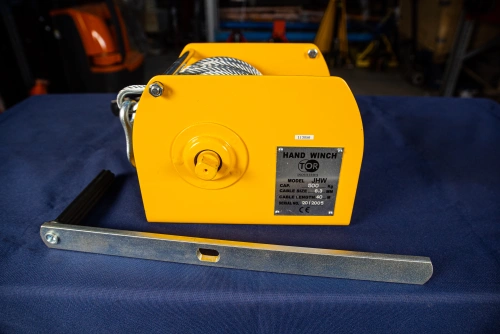 Лебедка ручная барабанная с тросом  500кг   40м с храповым механизмом TOR JHW по ценам производителя в Краснодаре с доставкой по всей России