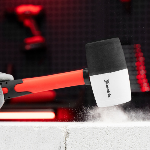 Киянка резиновая, 680 г, черно-белая резина, фибергласовая рукоятка Matrix по ценам производителя в Краснодаре с доставкой по всей России