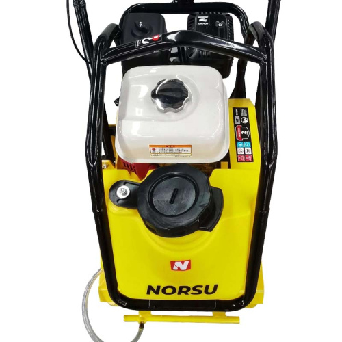 Виброплита бензиновая прямоходная NORSU RF-110TH (колесный комплект, бак для воды) по ценам производителя в Краснодаре с доставкой по всей России