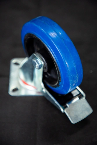 Колесо поворотное резина SRCLb 55 125 мм с тормозом (F) по ценам производителя в Краснодаре с доставкой по всей России