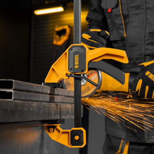 Струбцина F-образная, быстрозажимная, 450 х 80 мм, усиленный нейлоновый корпус Denzel по ценам производителя в Краснодаре с доставкой по всей России