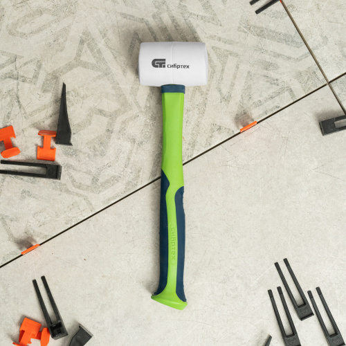 Киянка резиновая, 225 г, белая резина, фибергласовая рукоятка Сибртех по ценам производителя в Краснодаре с доставкой по всей России